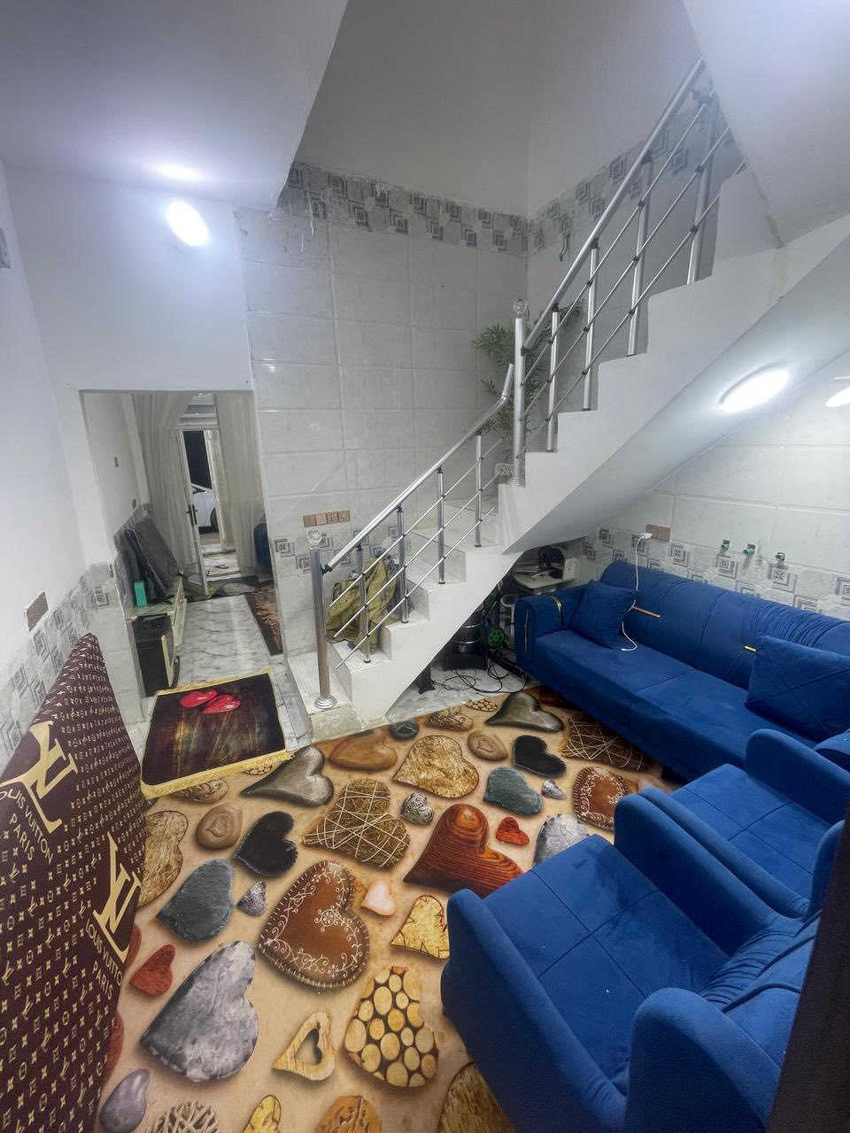 بيت للبيع كربلاء حي الإمامين يبعد عن الامام العباس عليه السلام كيلوين ونص عدل …

بيت واقع حال قرار محكمه ٥٠ متر طابقين غرفتين نوم صحيات عدد ثنين صاله مطبخ  منطقه حلوه مرتبه شوارع ١٠ متر الفرعي
 قرار مع صاحب لارض مباشر 👍


**إذا كنت صاحب هذا الإعلان وتريد حذفه لأي سبب، رجاءا أرسل رسالة إلى الدعم الفني**