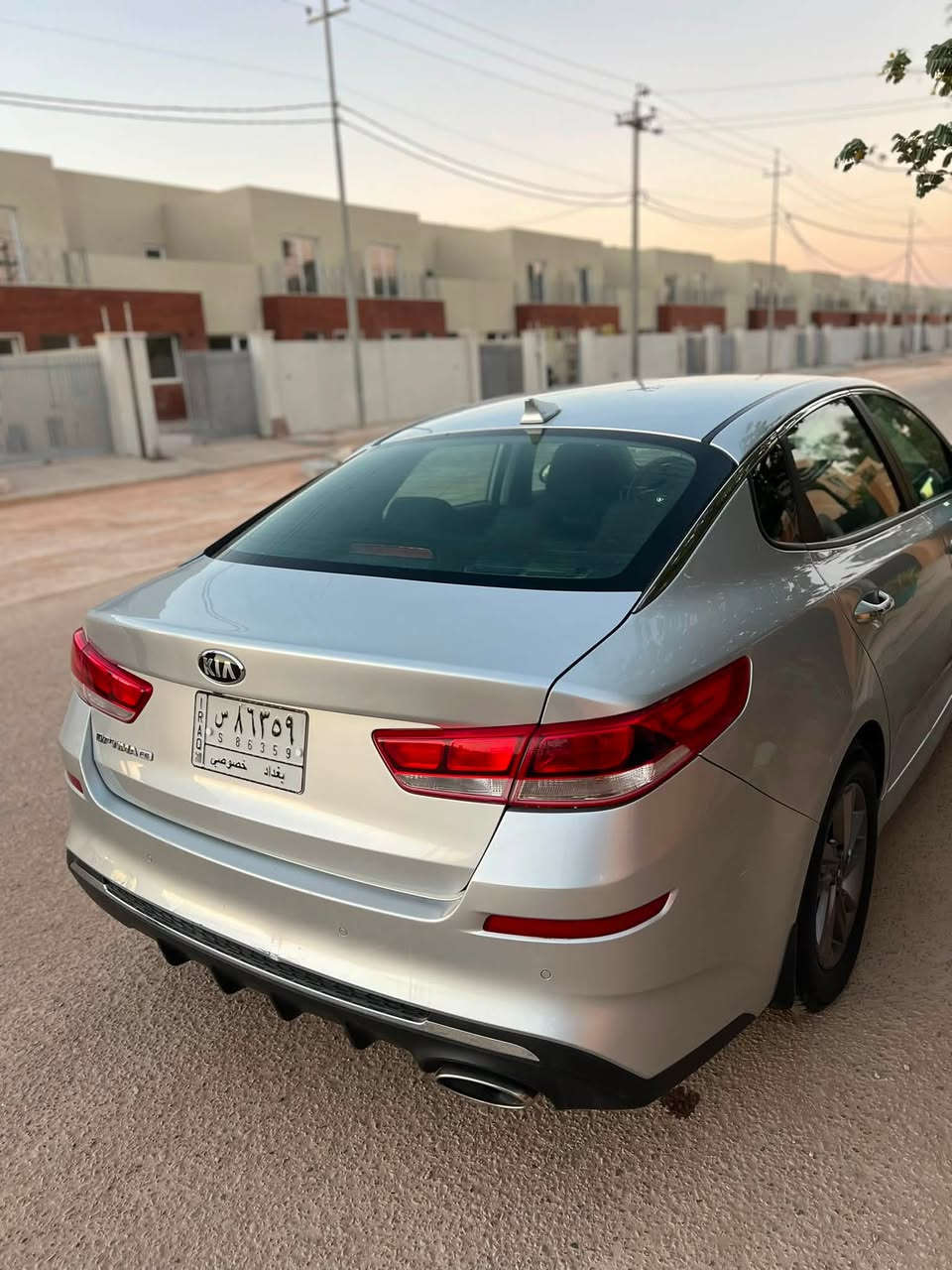اللهم صل ع محمد وال محمد
النوع : Kia Optima
اللون: سلفر 

عداد المسافات (36الف فقط) حقيقي 

محرك 2.4GDi
الموديل: 2020 
الضرر(بنيد وجاملغ) 
ملاحضه السياره ( بدون تبديل كل قطع السياره بلادي لغود وشواصي وكير ومحرك كفاله عامه )
ايرباكات سليمه

السياره جديده جداً جداً 
الرقم بغداد باسمي 
موصفات fe 
 Drive mode 

شاشا كبيره   Apple CarPlay 
تحكمات استيرن
اشاير بلمري 
ويل كب حجم 16 
تخم تاير جديد 
تبريد ثلج 
منضومه السياره كلها جديده وعلى البلاد 
السعر 139 وبيه مجال 

مكان السياره الحله مركز المدينه 
للاستفسار هاتف *********** بي واتساب وبخدمتكم
