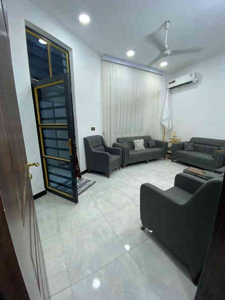 بيت زراعي سند 25 مرقم بلديه مشمول بل تطويب للبيع المساحه 120 متر واجهه12 نزال 10 بناء زيرو
استقبال
2غرف نوم
مطبخ
صاله 
2مجمع صحيات
العنوان حي الامين شارع التنانير
السعر ٧٠ مع المجال البسيط
***********
