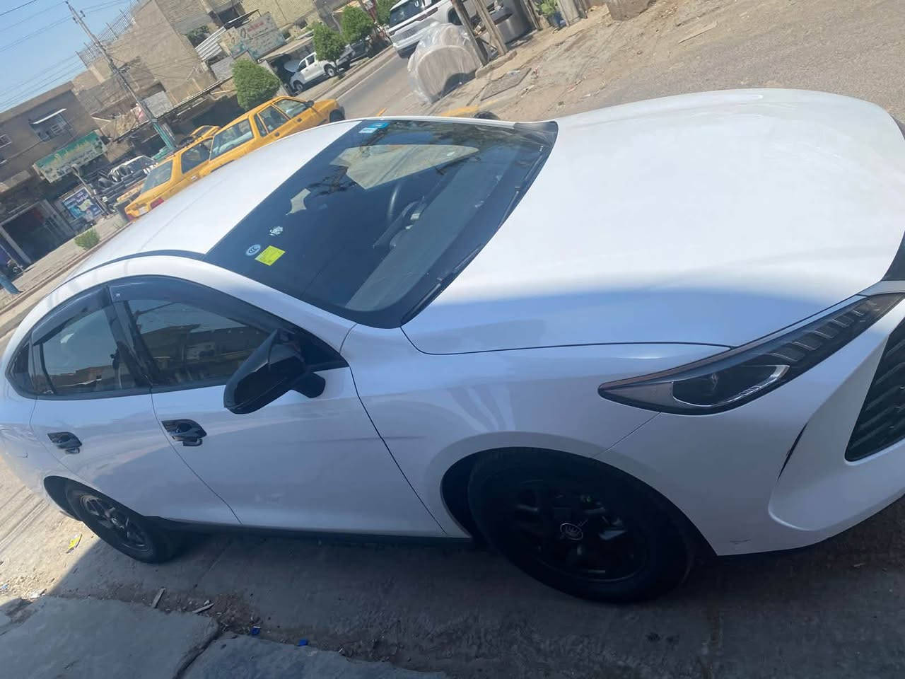 سياره للبيع BYD كن بلاس موديل ٢٠٢٥
بعدها بحاله الشركه
ماشيه 9000
كفاله عامه  
مواصفات معروفه 
شاشه 
كأمره كشنات جلد داخل اسود وزيتوني 
18.600 مليون
*********** ابو عبدالله مكلف بنشر
