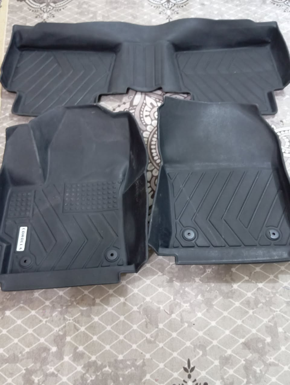 ارضيات او كاعيات  ربل اصلي حوضيات مع حوضيه الصندوك  مستعملات شي قليل  شرط اصليات تعوجها او تلفها لف ذا طكت او نفطرت ارجعها وفلوسك ترجع  قيم بالي يرضه بي الله  بل حض والبخت الشراي يدخل خاص


**إذا كنت صاحب هذا الإعلان وتريد حذفه لأي سبب، رجاءا أرسل رسالة إلى الدعم الفني**