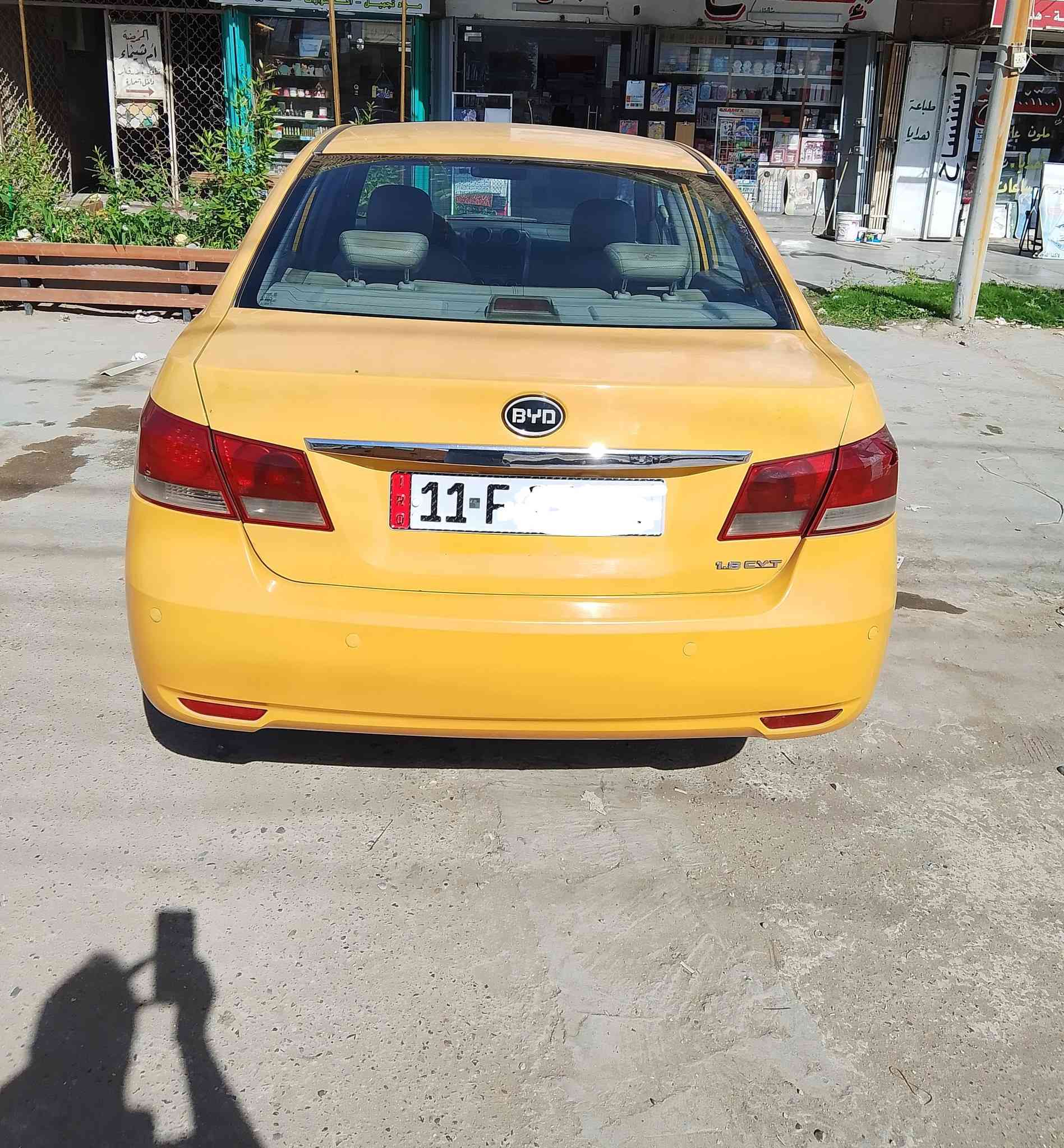 السلام عليكم للبيع بي واي دي جي ثري 2016 رقم بغداد مكاني بغداد البلديات بيهه بيه ضربه بلبنيد و جاملغ الخلفي وبيه النمره الثانية مال كير مرات يبوش سيارة حلوة السعر 50 ورقة وبيه مجال حك الجيه / ***********
