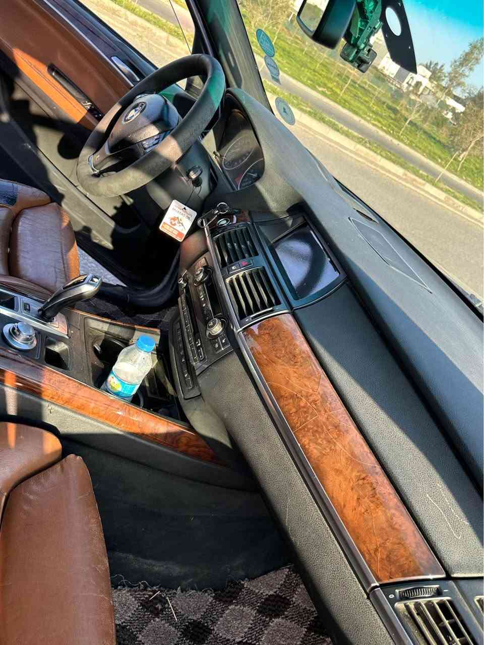 X5 2012 گیرو مەچینە تەقەو رەقە هەموو بەشەرت ٨پستنە هەموو قەلبی بەشەرت سەیارەکە بی رەقەمە بەسس سەقف موسە بەشەرت دەت دەمی سحری ٦٥وەرەقە بۆ زانیاری زیاتر پەیوەندی بەو ژمارە تەلەفۆمنە بکەن *********** أربيل, العراق
