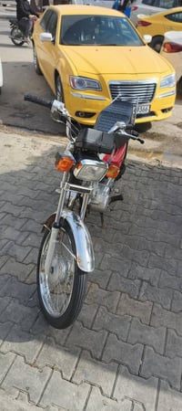 دراجة إيرانية • أوراق أصلية • مكان العمارة