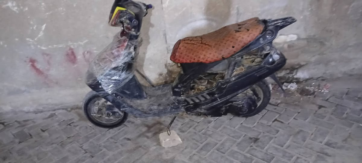 السلام عليكم دراجه فراشه تجفيت جديد كامله كلشي مناقصهه بس كابريتر وهندر مو سلف سلف بس باتري السعر ب 125 مكاني بغداد الشعب رقمي *********** بس واتساب
