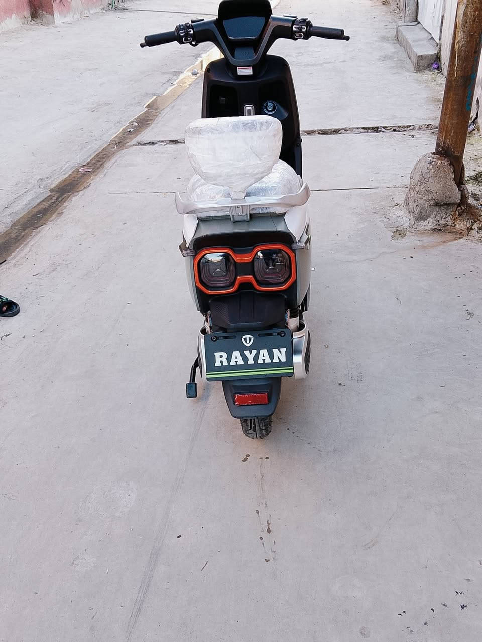 سلام عليكم ماطور ريان للبيع استخدام قليل الماطور دبل اسويج دبل بصمة ست بطاريات دبل السعر 880وبي مجال قليل مكاني موصل كراج الشمال مامتواجد فيس خابر رقم***********
