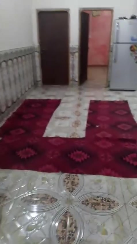 بيت زراعي للبيع حي القائد مساحه 200م مسلح كامل سيراميك ماء كهرباء 
يتكون من ثلاث غرف وصالة ومطبخ وديوان وحمامات ثلاثة
وقريب على المدارس والمجمع الطبي والبنزين خانة وسناتر اسواق
 عنوانه حي القائد قريب العلوة القديمة
السعر ٤٥ وبيه مجال
للاتصال أو الواتساب 
***********
 ابو علي للوساطة العقارية
