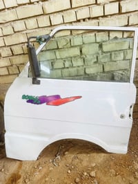 باب السايق يسار • بدون صبغ • كيا حمل 1996