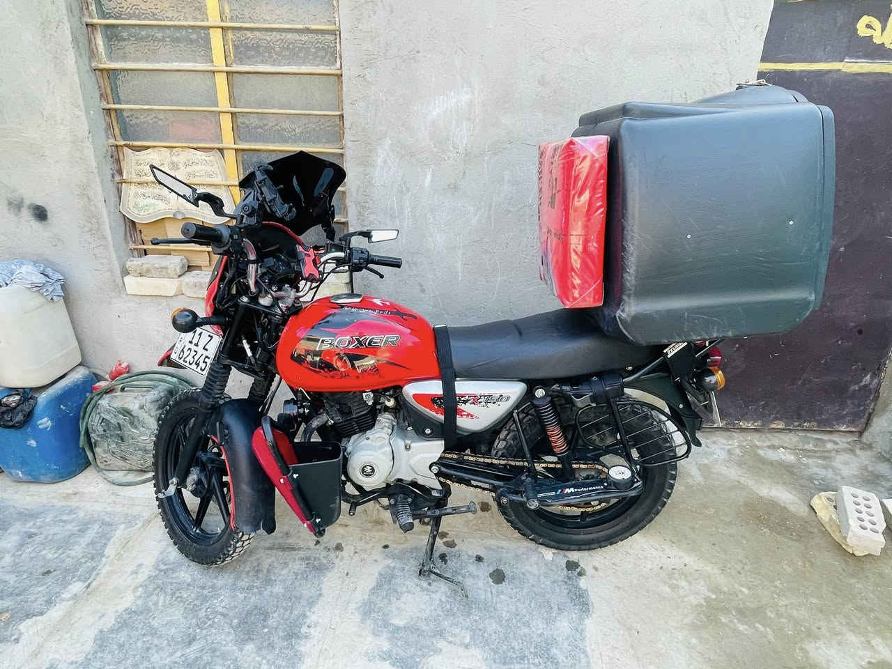 السلام عليكم دراجه بوكسر موديل 23نازله ب24 مرقم بغداد باسمي الدراجه جديده المكينه مبدل بيهه بس واشر افحص وشوف سعر الدراجه 2350مليونين وثلثميه وخمسين
شراي تعال واتس ***********
