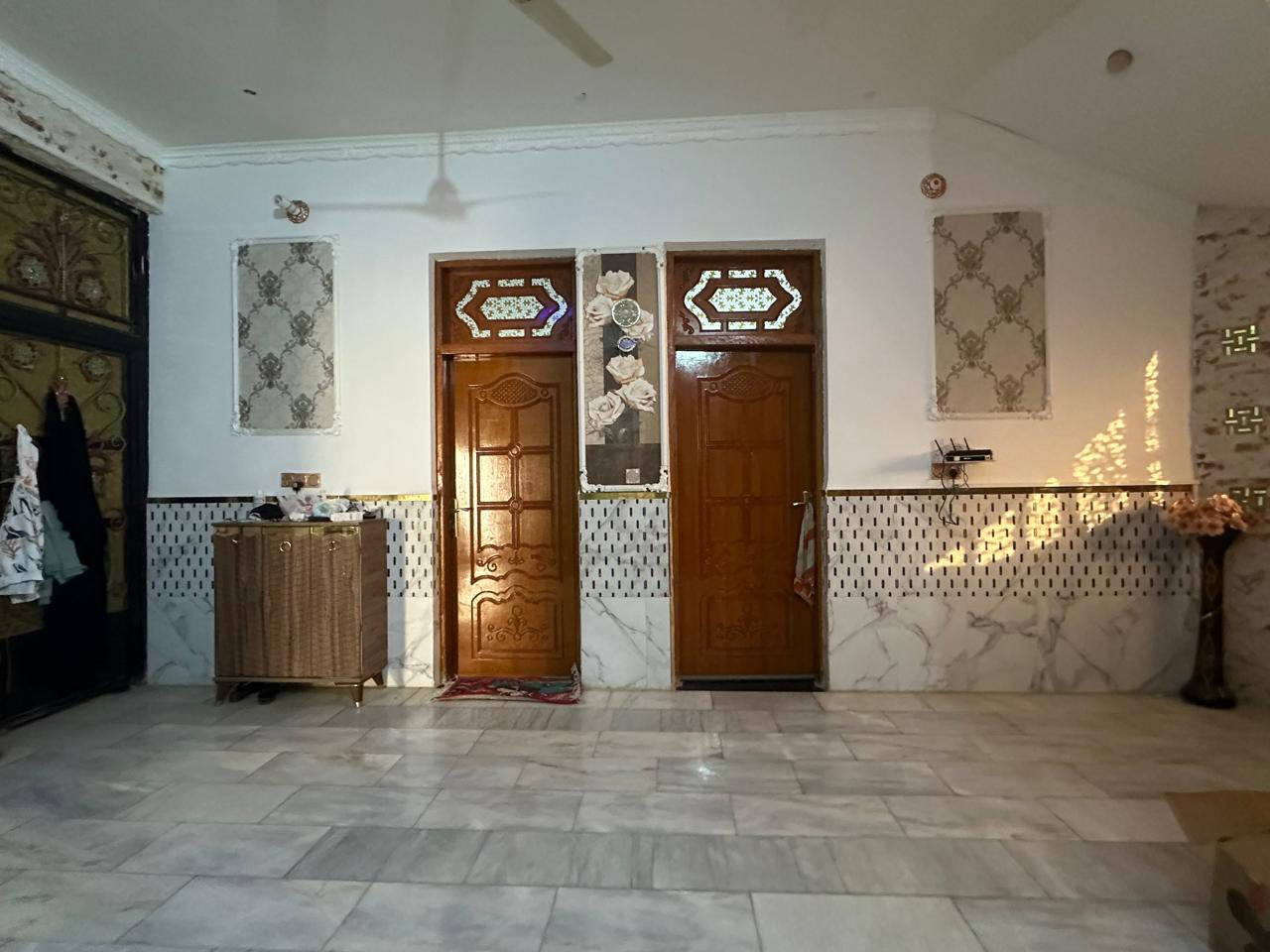 السلام عليكم
بيت للبيع في منطقة حي الحرية
خلف مدرسة الاميرات مباشرة
بناء درجة اولى
المساحة ٣٠٠ متر
يحتوي على غرفتين وصالة ومطبخ واستقبال

للاستفسار ***********
