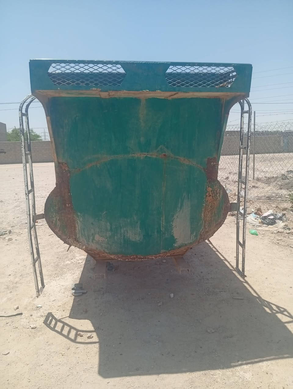 تانكي ابوردين للبيع حديد اسود ***********
