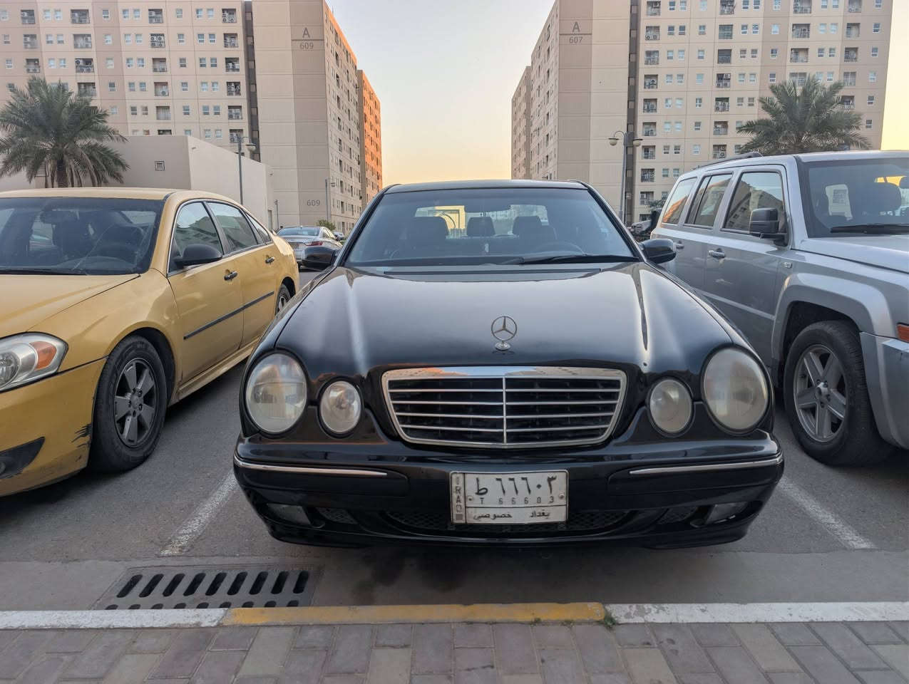 سلام عليكم
مارسيدس ام عيون موديل 2000 مصبوغه عام 
بدون ايرباك سعر 115 
وعليها غرامات 
وبيها كم شغله نقص مثل تبريد حساس الأيبي أس
الغرامه ونقوصات تنزل من سعر سياره 
رقم تلفون بي واتساب ***********
