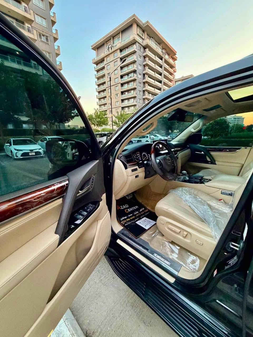 لكزز بريم 570LX.2018
ملاحظات:-
بدون صبـغ 
دعاميات ولحية بدون صبغ
ماشيه(65) الف قابل للزياده
هزة براد سنوية  جديد
رقم دولي جديد 
السيارة بأسمي تحويل مباشر
سلايد
داخل بيجي 
ثلاجة
صندوك جك 
كشـن تبريد تدفئة 
ستيرن كهربائي 
رادار امامي 
كامرة 
حساس 
خمس كامرات
DVD
دبل اكسل 
ستة سيدي
يدات بصمة
مرايات كهربائي 
ستيرن وكشن خزن
كشن جلد 
تحديد سرعة
بنزين ECO
شاشه لمس
تبريد مركزي.

رقم صاحب السيارة 
***********
***********
