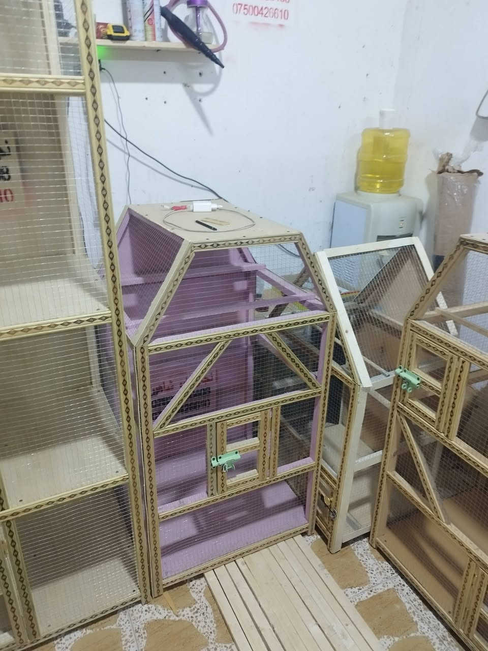 السلام عليكم 
خانات طيور 
اقفاص  
حسب القياسات والطلب 
للتواصل خاص او ع الرقم 
***********
***********
