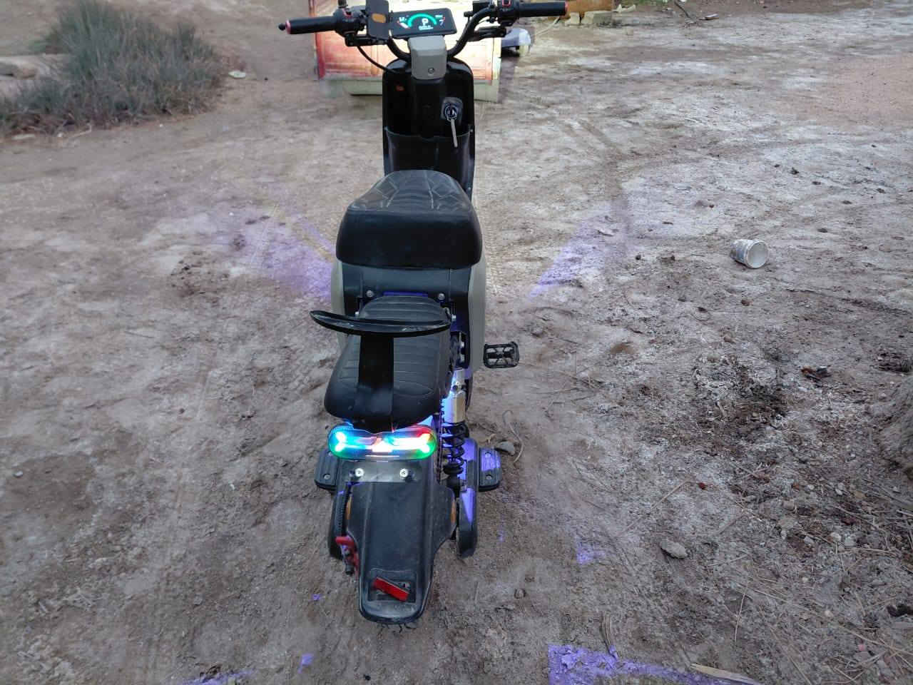 لدي دراجة شحن للبيع مستخدمة ثلاثه اشهر الاتصال على الرقم ***********
