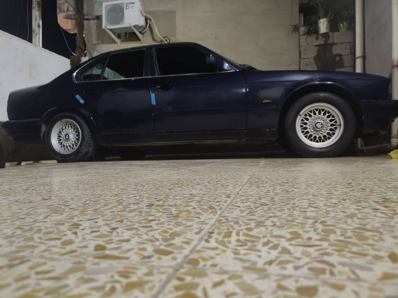 BMW 525 اصل وفصل 
لون ازرق غير محدد محرك 525 مفتوح گير اوتو موديل 1991 !سنوية لغاية 2031 بأسمي شرط التحويل والغرامات  بيها طخه بجامرلغ السايق الباقي مكفول ..كابون بانزين بيها 
مكان السياره كركوك 
السعر 57 وبيها مجال


**إذا كنت صاحب هذا الإعلان وتريد حذفه لأي سبب، رجاءا أرسل رسالة إلى الدعم الفني**