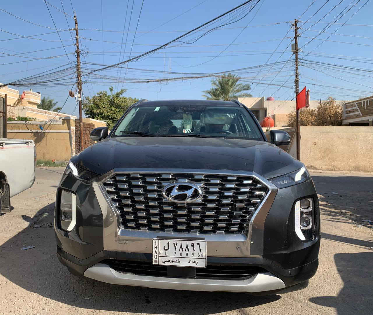 هونداي باليسايد ٢٠٢٠
السعر ( 220) ورقة وبيهة مجال 
المواصفات : 
- محرك 3.8 لتر 6 سلندر 
- جير اتوماتيك ازرار 
-  نظام eco و sport و smart و normal 
- رادار امامي وجانبي 
- نظام محافظة على المسار
- نقاط عمياء
- تشغيل بصمة
- دخول ذكي
- مثبت سرعة
- فتحة سقف امامي 
- مقاعد منفصلة vip( سياحي )
- تحكم دركسون
- شاشة لمس (تدعم اندرويد اوتو وآبل كاربلاي)
- اضاءة ترحيب في مقابض الابواب 
- مساعدة تفادي التصادم الأمامي 
- اشارات بالمرآة
                                                          Auto hold -
- انوار زينون
- كاميرا خلفية دوارة 
- مصابيح ضباب خلفية
- منافذ شحن يو إس بي للصف الثاني
- انوار ليد
- كشافات ضباب
- حساسات امامية وخلفية
- فرامل مانع للانزلاق
- حساس كفرات
- وارد امريكي حادث جاملغ وبنيد مبدلات نفس اللون ماشية 60 الف كيلومتر
-الرقم ***********
-الرقم٢ -***********
