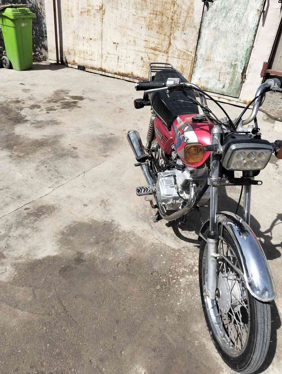 دراجه نامه موديل 21 رقم وسنويه للبيع او مراوس به ستوته *********** مكاني دير نشوه
