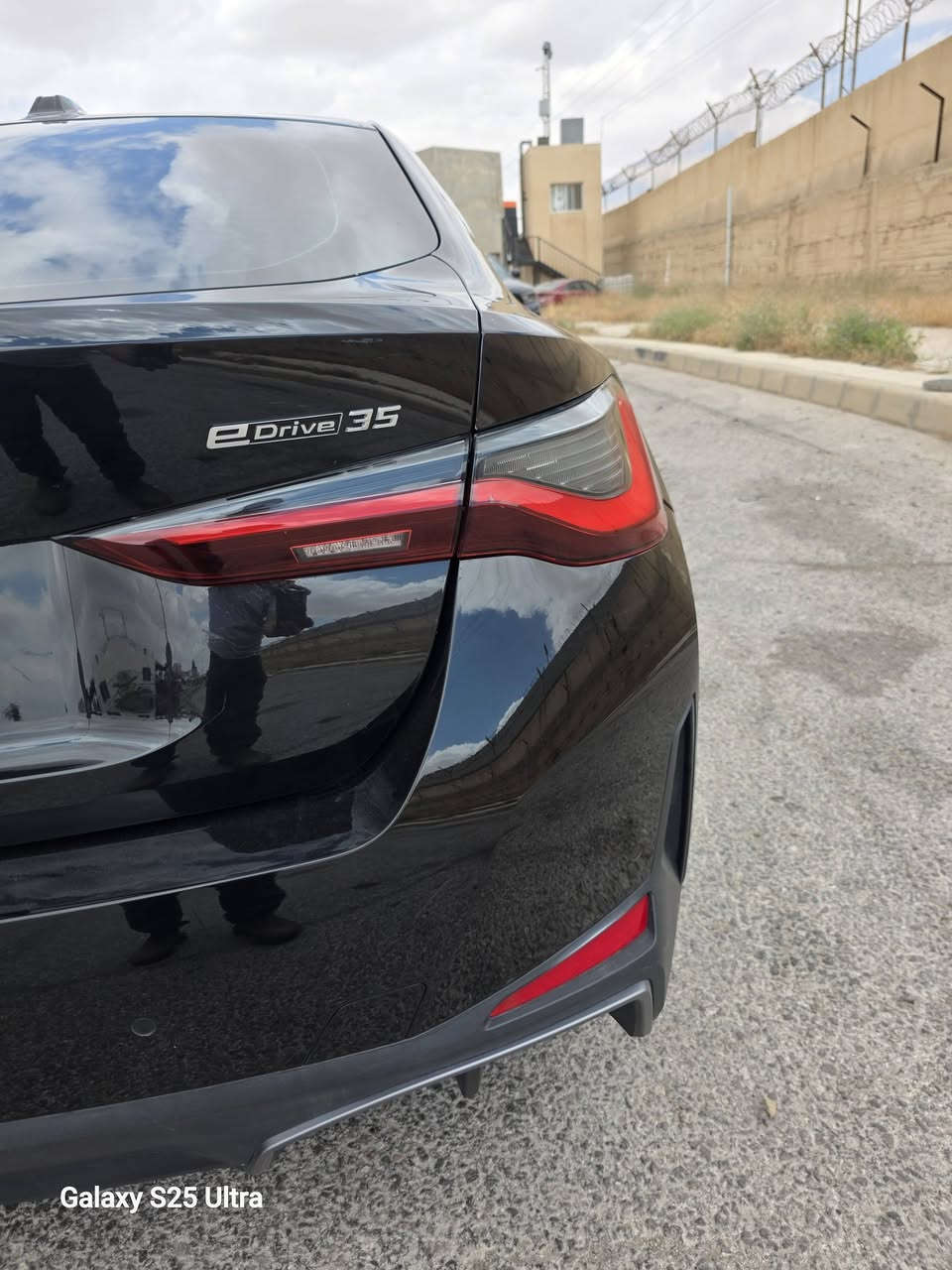 BMW   2024     35 كهرباء بل الكامل I4   فقط  للتصدير      الموصفات  فول الفول  فتحة سقف كراسي جلد لون  مميز احمر كرسي كهرباء عدد 2 رادار امامي وجانبي وخلفي وحساس  خلفي  وداتا  شو اصلية وشاشة وسطية كبيرة  بصمة باب وبصمة تشغيل  وتحكم ستيرن كامل وشاحن واير ليس اصلي  و3 انظمة قيادة  السيارة  تمشي بل الشحنة 400 واكثر  حسب الدوسة  جميع عدة السيارة موجودة ارظيات اصلية و شاحن الاصلي متغير  32 امبير  ومنفاخ الاصلي وجميع العدة موجود       الحادث  جاملغ  خلفي  نص منة جة اليمين ودعامية خلفية  اصلية  لون  اسود  الظرر  جدا  بسيط   والايبركات  جميعها  اصلية  شركة للاتصال والمرالسة علا الخاص فقط  00962795999401    صور الحادث  مع  الاعلان


**إذا كنت صاحب هذا الإعلان وتريد حذفه لأي سبب، رجاءا أرسل رسالة إلى الدعم الفني**