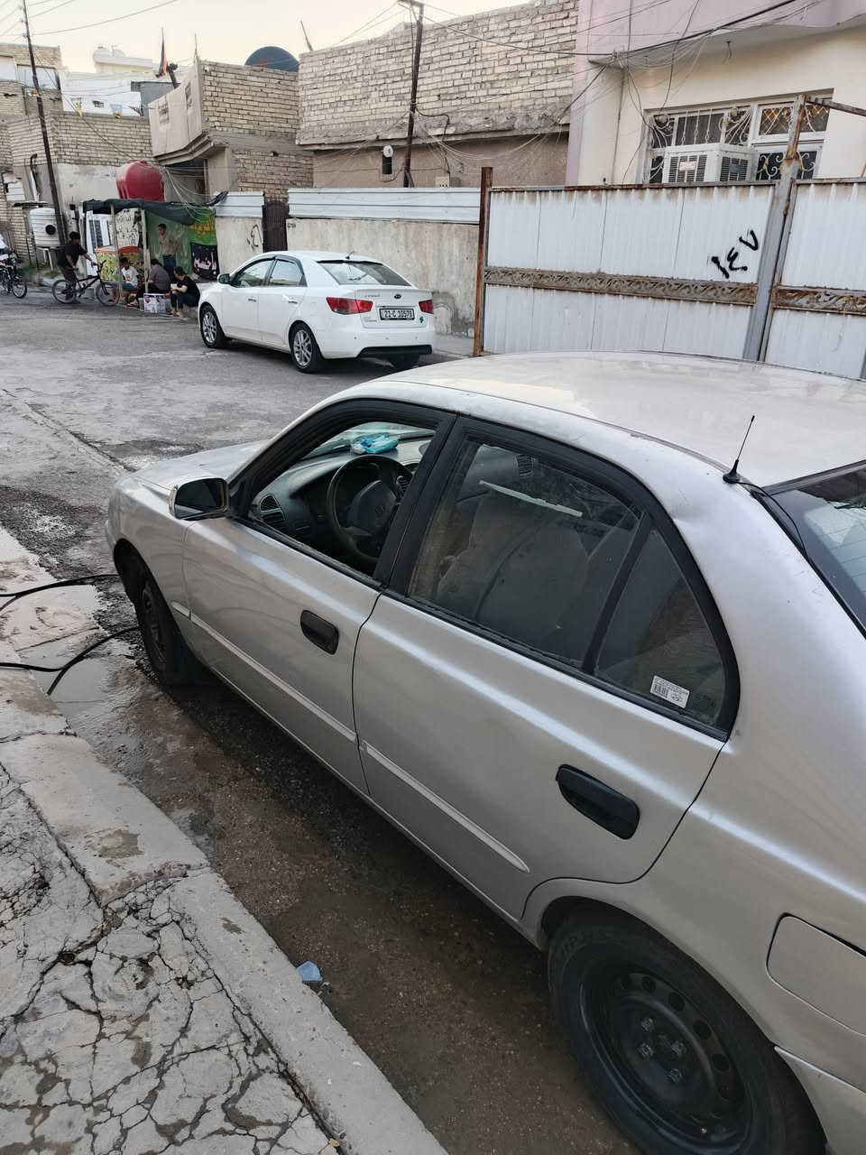 سلام عليكم اكسنت ٢٠٠٢ موضح كلشي بلصور كير ومحرك ***********بيه واتساب أي شي تحب استفسر سعرها ٤٦وبيها مجال مكاني بغداد سياره بسمي والهزه للثالث
