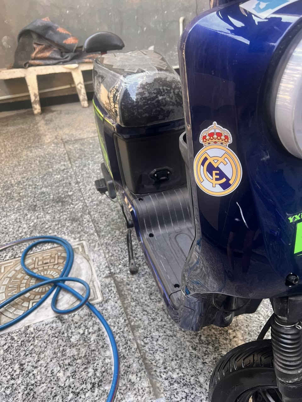 دراجه R9 للبيع مواصفات x900 اشاير ليد اضويه كلها تشتغل ملف 1000 موديل 2025 سرعه اقصى  65 شاحنتها وينلي تشنحها 4 ساعات تفول عدك مستخدمه اقل من سنه سعر 400 وبيها مجال تجي تاخذها مثل ماهيه بالصور هيه واغراضها مكاني مقابيل الطب العدلي الجديد سنتر الكرار تطب بالفرع اول فرع ع اليمنه وهم اول فرع ع اليسره وادراجه برو مو عاديه


**إذا كنت صاحب هذا الإعلان وتريد حذفه لأي سبب، رجاءا أرسل رسالة إلى الدعم الفني**