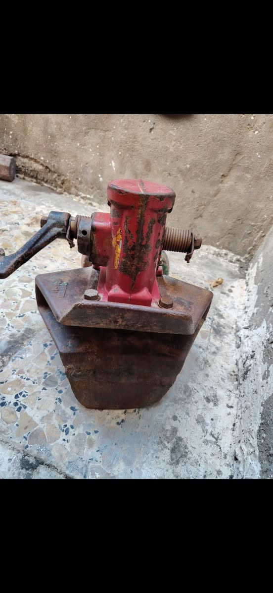 سلام عليكم ساحبه جحوتيه لبيع سعر 950 براميخ سوبر هنه ولقمهن ب١٠٠ لاستفسار ***********
