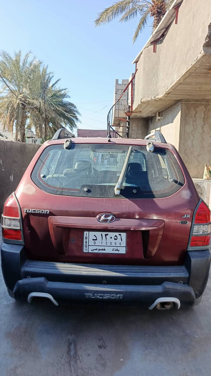 توسان ٢٠٠٩ محرك ٢٠٠٠
رقم بغداد 
كشر مثل ما موضح بالصور
السيارة باسمنا 
السعر ١١٠
للاستفسار ***********
