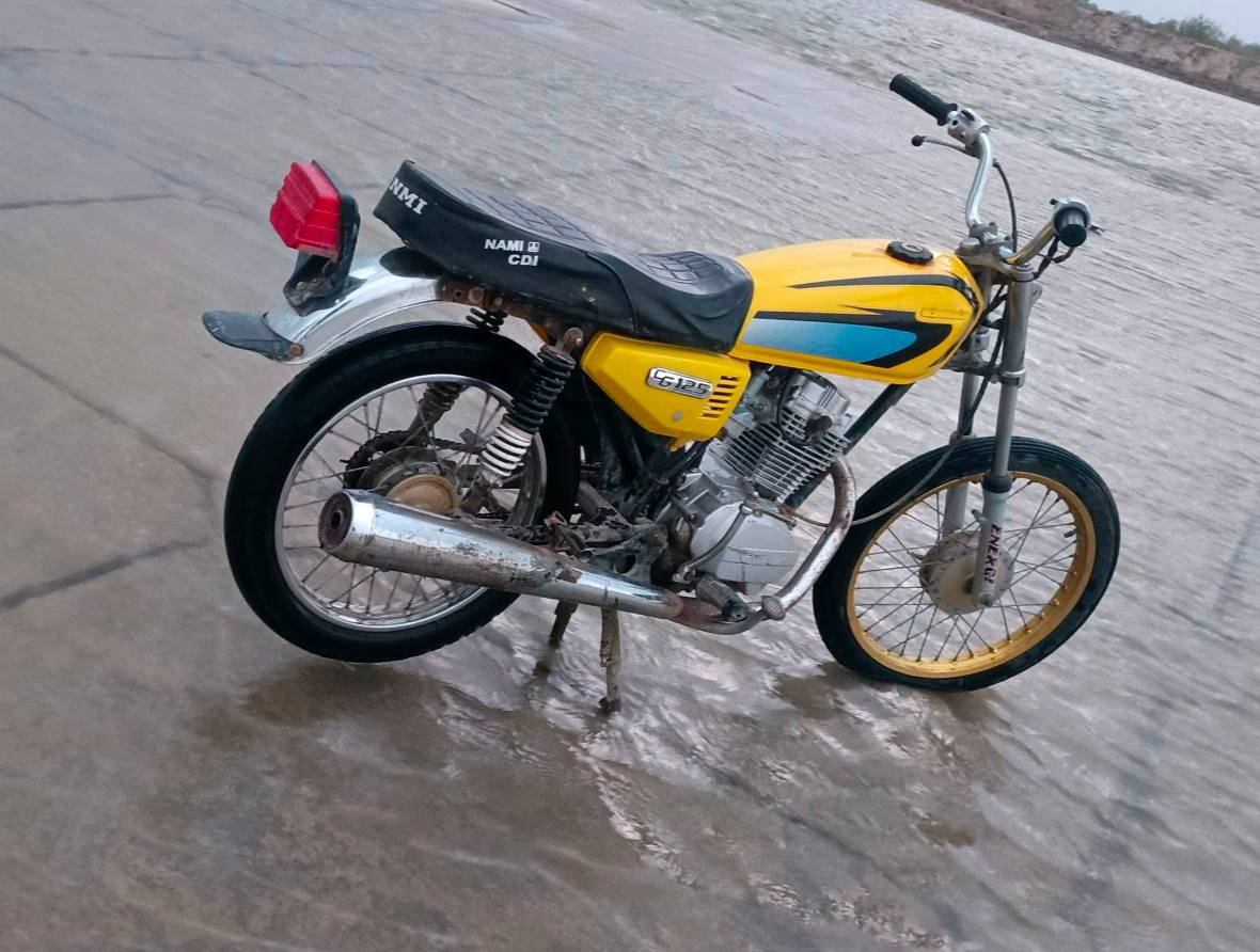 دراجه لبيع اوراق أصولي موديل 16 دراجه خير من الله بلمشي حلوه رايده ب650وبيه مجال حك الجيه
عنوان البصره قضاء المدينه الهوير باقي تفاصيل واتساب واتصال ما متواجد دامه هنى 
رقم 0774277023


**إذا كنت صاحب هذا الإعلان وتريد حذفه لأي سبب، رجاءا أرسل رسالة إلى الدعم الفني**