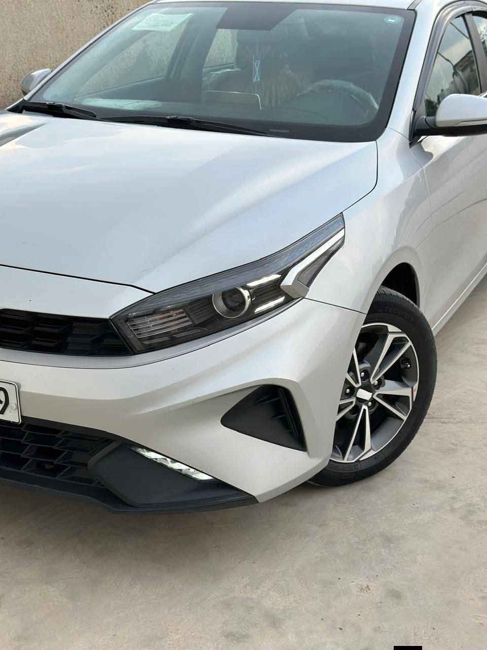 السلام عليكم سيراتو للبيع موديل 23
سيراتو شركة نيم . موصفات فول محرك 2.0  قطعتين تبريد شاشه بلادي فتحه ويل كب 3 انظمه قيادة كامره خلفيه حساس خلفي كشاف ضباب لدات لايت زنون نظام كروز سرعه سياره جديده بشكل حته الارضيات مامستخدمات #مكفوله بيها ملاحظه بسيطه ذاكرها بصوره 

#السعر 173 وبيها مجال 

#مكانها واسط الزبيدية 

***********

@إشارة
