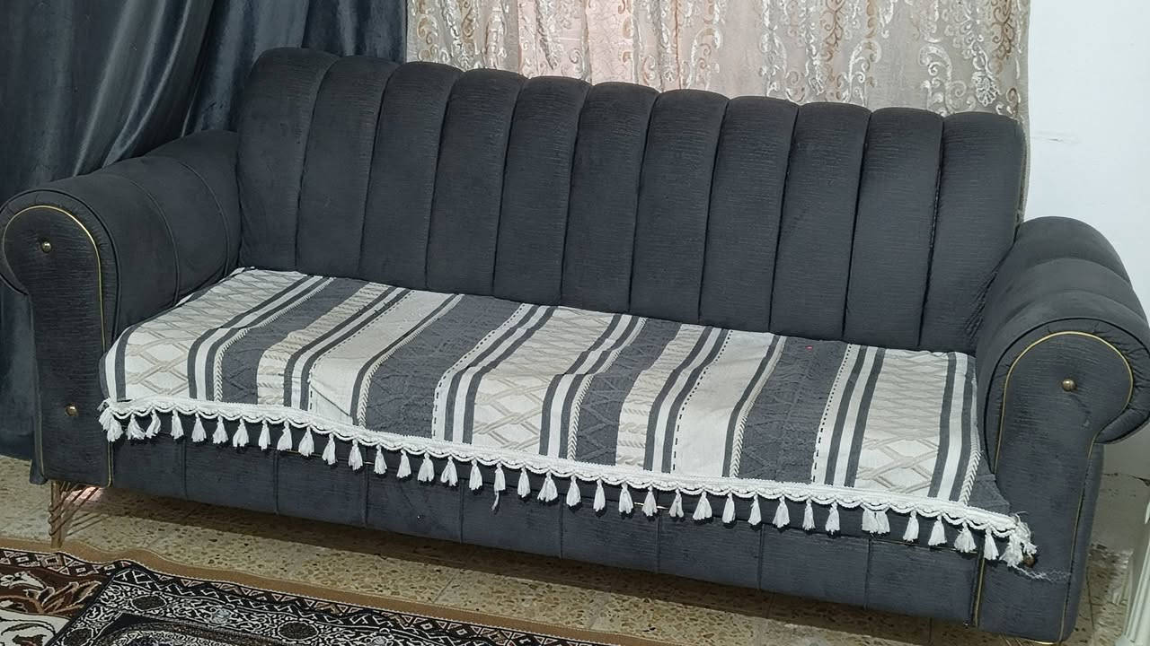 السلام عليكم قنفات البيع لون رصاصي جديدات نظاف السعر 250 العنوان النجف الأشرف الرقم ***********
