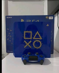 بلايستيشن ٤ برو • ازرق • ٥٠٠ جيجا