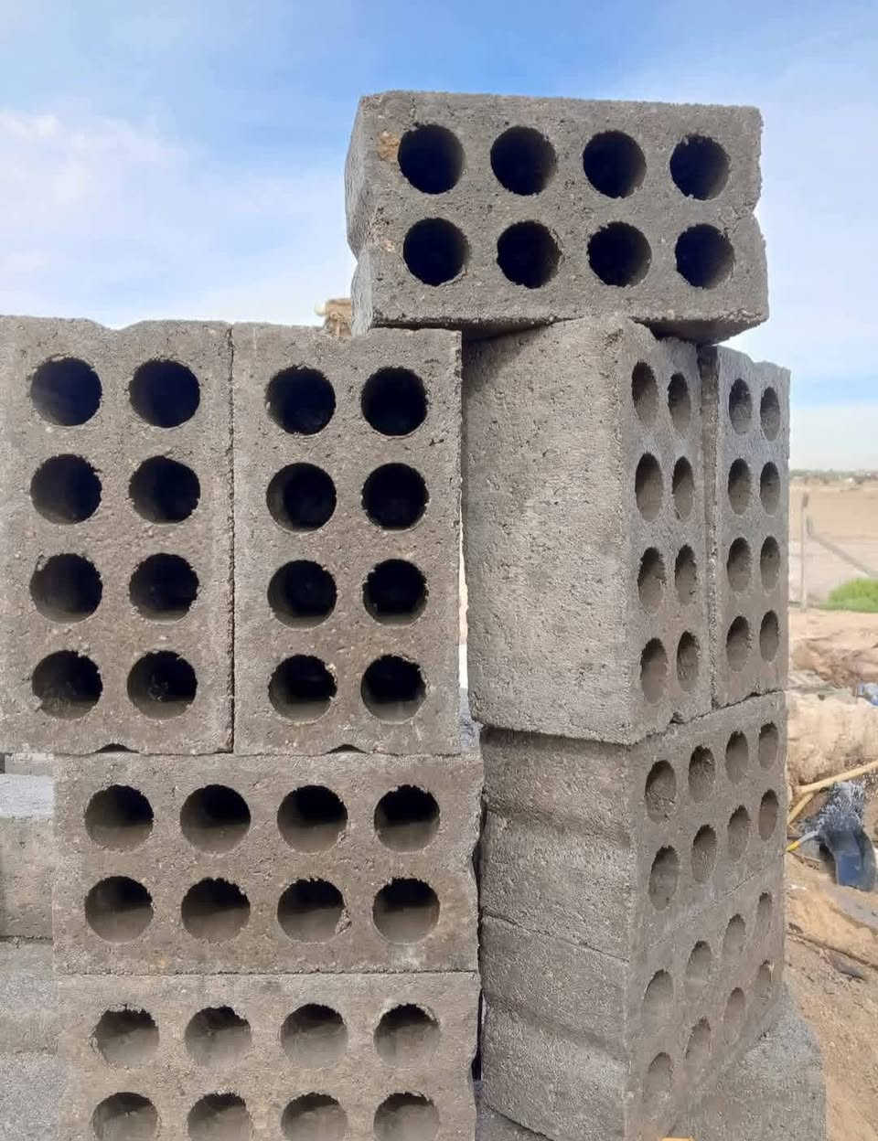 سلام عليكم بلوك حديد سعر 625واصل داخل محافظ بابل نتصل وتدلل ***********
