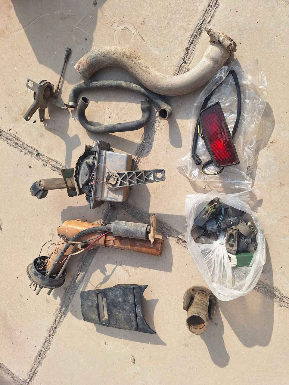 سلام عليكم اخواني الأعزاء
من رخصة الاخوان مسوؤلين الكروب 
عندي غراض فولفو للبيع قيم بما يرضي الله 
واخذ مكاني نجف ***********
