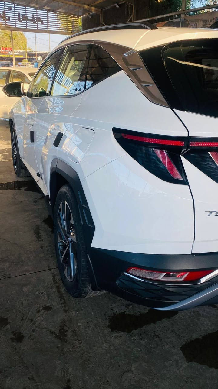 سلام عليكم ورحمة الله وبركاته 
توسان خليجي 2020
فول ما عدا البانوراما
ماشية 64
بيها اصبعين بارد 
محرك 2000 دوش المرغوب
السعر (189) بيها مجال بسيط مكاني بغداد كاظمية 
اي استفسار واتساب ***********
