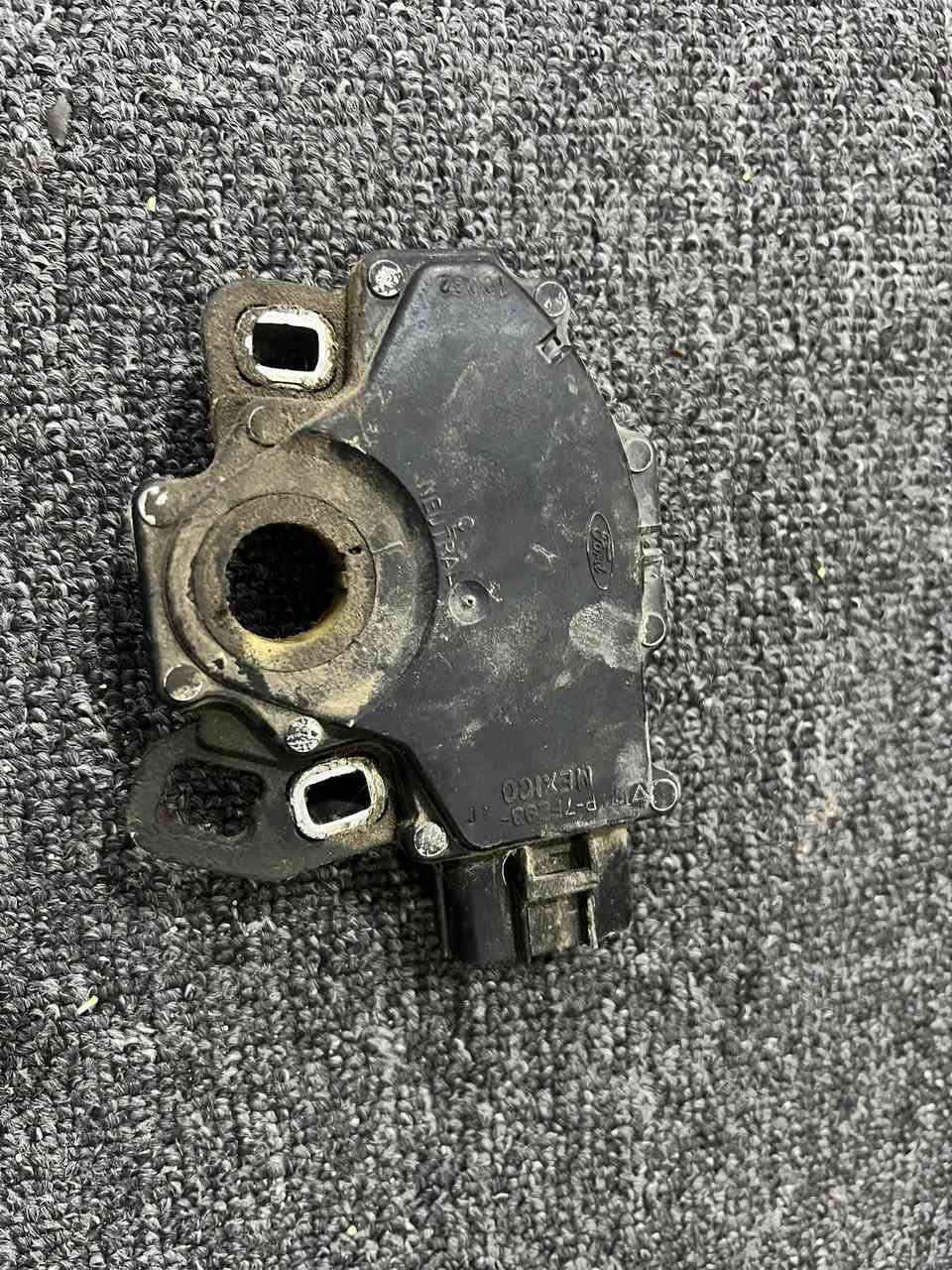 قطع غيار فورد فكتوريا الاسعار خاص متواجد عل الفيس وات ساب ***********اتصال ***********
