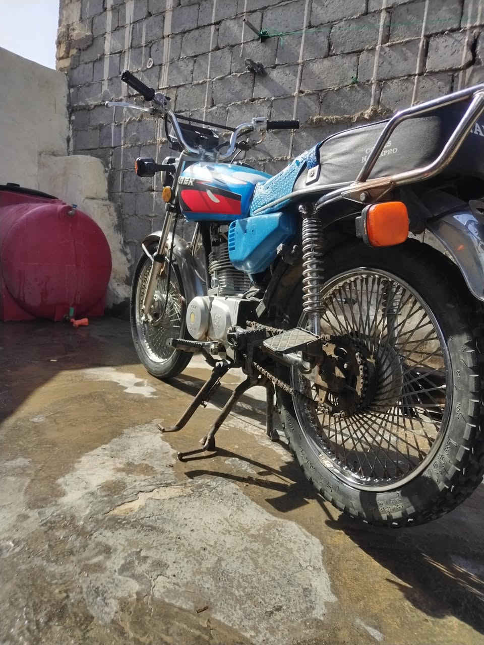 السلام عليكم دراجه تايكر موديل 21 أوراق السعر 400 وبيه مجال المكان القاسم ناحيه الطليعه (***********)
