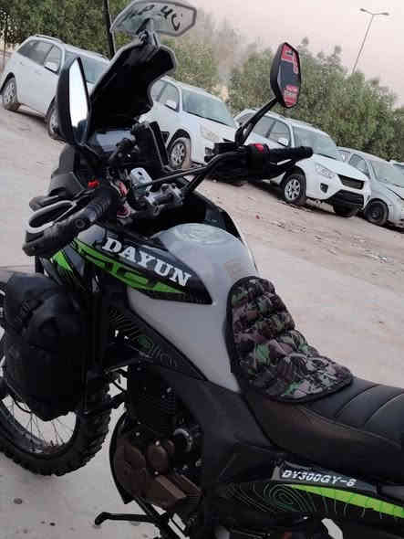 دراجه دايون ادفنجر مكينه 300
مكاني نجف حي الامير 
دراجه رقم وسنويه بئسمي 
دراجه حالت الوكاله ومزوده بغراض 
*********** واتساب
سعر 2700
