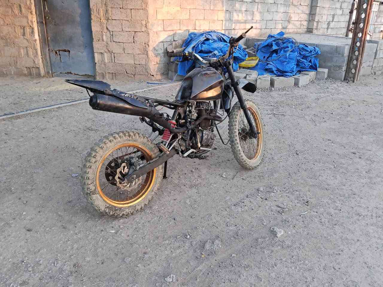 للبيع تشتغل ما بيها شيء بس ابيع كوم حديد 
مكان بغداد


**إذا كنت صاحب هذا الإعلان وتريد حذفه لأي سبب، رجاءا أرسل رسالة إلى الدعم الفني**