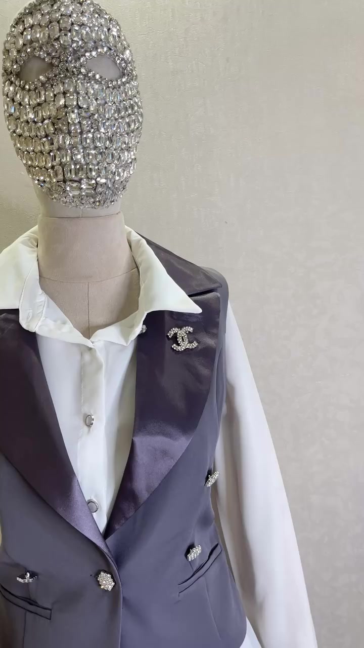 ✨ سوت أنيق بأسلوب كلاسيكي عصري ✨
تألقي بإطلالة راقية تجمع بين البساطة والفخامة 🌿🤍

يحتوي الشليف على ١٢ قطعة ٦ لون اسود و ٦ لون رصاصي ، القياسات من ٣٨ الى ٤٤ السعر خاص ✨


**إذا كنت صاحب هذا الإعلان وتريد حذفه لأي سبب، رجاءا أرسل رسالة إلى الدعم الفني**