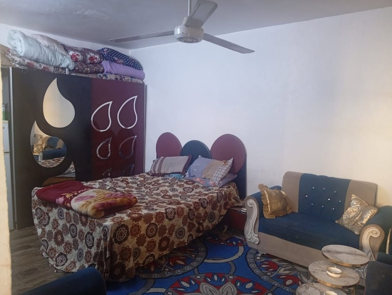 دار للبيع المساحه 200 متر
يحتوي على غرفتين وصاله وستقبال ومطبخ وصحياة وحمام موجوده كافة الخدمات تبليط مجاري رصفه كهرباء ماء سعر مناسب
مرجعة مكتب الكعبي للعقار *********** وتساب اتصال
