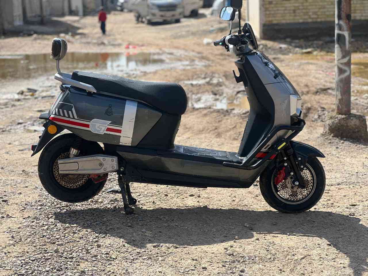 السلام عليكم.دراجه شحن للبيع 
مواصفات الدراجه 
1 دبل اشره 💙❤
2 نضام تغريز ☑️
3 نضام اوفر زيادت السرعه 🏍️
4 عدد السرعات 4🛑
5 تشغيل عن بوعد ✅⚡
6 تشغيل عن طريق الكرت 💯
7 دبل سويج 🌝 
السرعه القصوى 70 
عدد الباتريات 6 🤓
نضام R بك 
سعر 750 
مكاني بغداد الحسينيه مال راشديه✅ لل تواصل ***********
