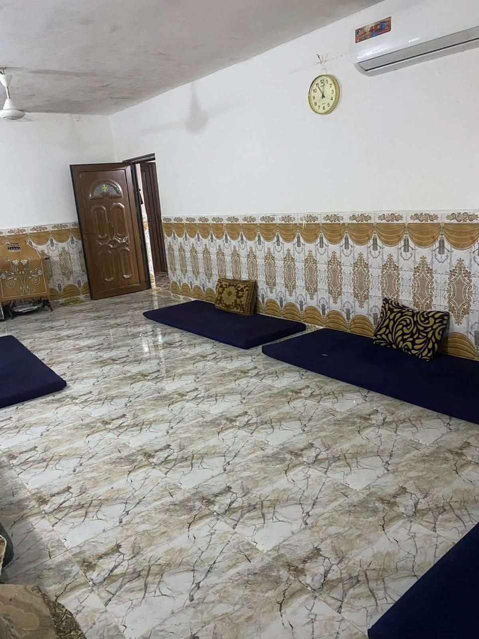 دار سكني للبيع - تكريت / القادسية قطعة 500
تفاصيل العقار

المساحة : 300 م  واجهة 10م × نزال 30م

البيت  جاهز صالح للسكن أو الإيجار

غرفتين نوم + صالة + استقبال+مطبخ 

الموقع :قريبة جداً من جامعة تكريت والمجمع الطبي

على شارع فرعي عرض شارع 20م وقريبة على

الشارع العام

السند طابو صرف - أرض أصلية
اللاستفسار اتصال على رقم ***********
