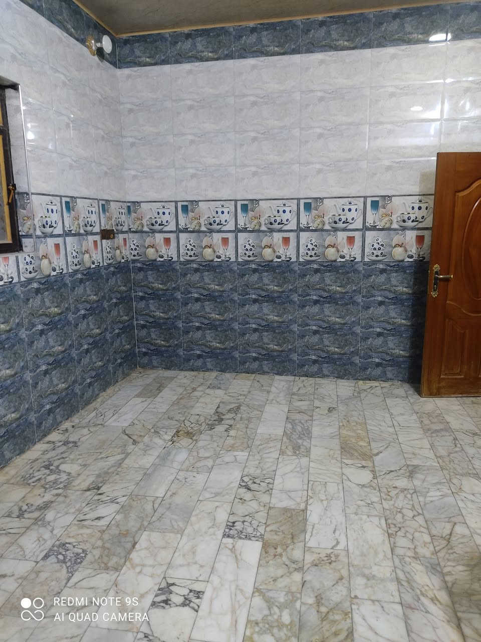 بيت للايجار 
عنوان طريق يا حسين مقابل مرطبات ازبري 
3 بيت عن طريق ياحسين 
مساحه 200 متر 
يتكون من كراج سياره 2 غرف صاله استقبال مطبخ صحيات 
الاستفسار الاتصال على 
*********** 
احمد السعيدي 
اذا تريد عقارك ينباع تواصل معنا خاص
