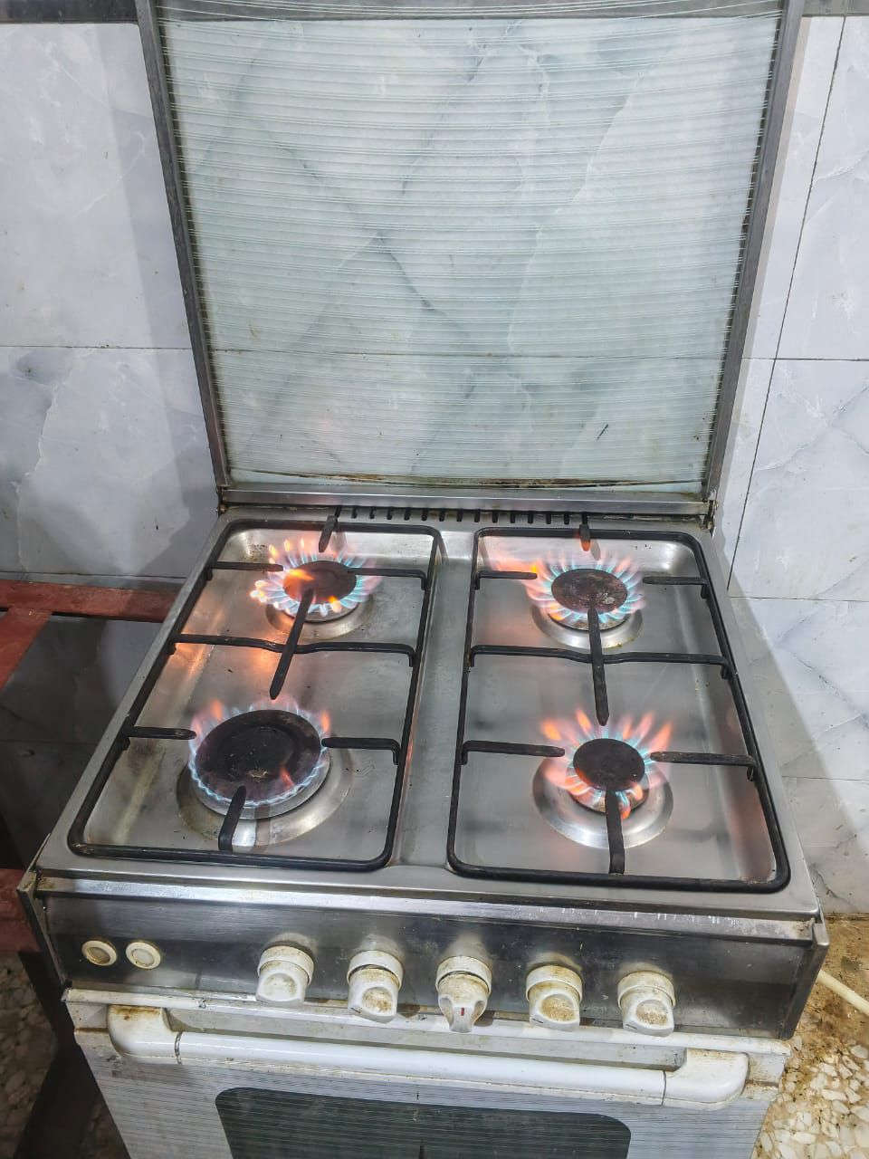 طباخ نضيف اخو الجديد للبيع سعر 80 شاميه مفرك صلاحيه ***********
