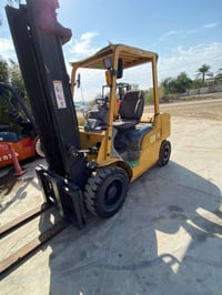 رافعة شوكية • ٣طن • مزاد الببسي