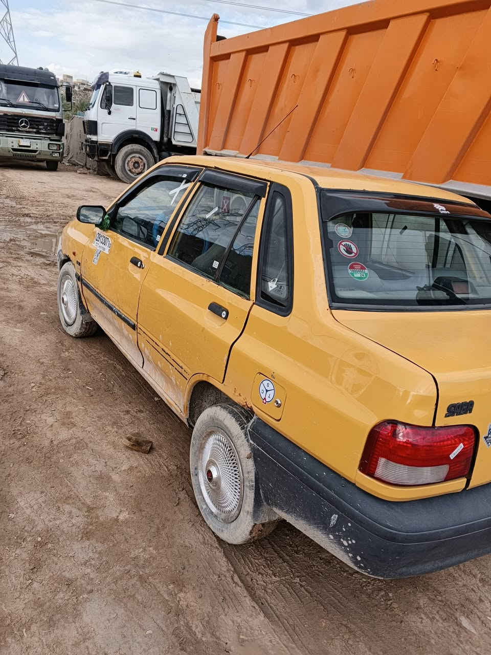 السلام عليكم سايبا2011 مكينه بحالها ممتازه وكيرهابس الرابع مرات يفلت سياره كهربائيات وحداديه وتخم تاير كله جديد شاصي معمر رقم بغداد اصولي مستمسكات راعيهه كله موجود بس ما متواصل ويا السعر 11 بيه مجال حك الجيه العنوان نجف شارع المدينه رقم الهاتف ***********
