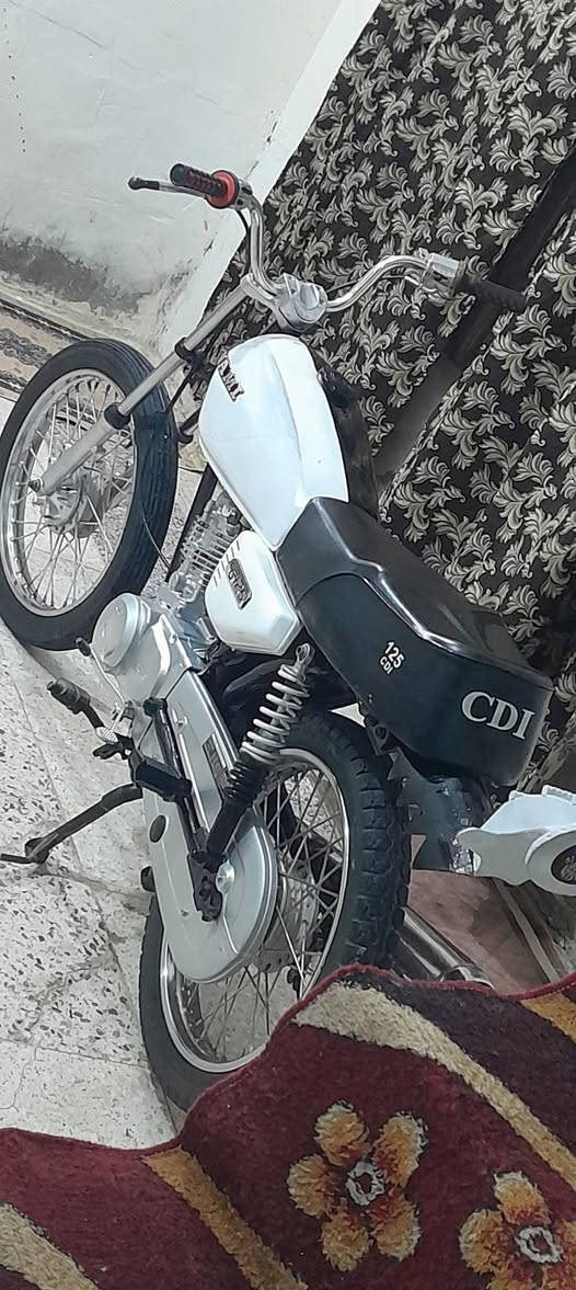 السلام عليكم
دراجه اربعه كير للبيع مديل 2017 أوراق اصولي وكيلهه العارضي دراجه نضيفه شوفت عينك مكاني نجف السعر 500 وبيهه مجال شراي خابرني وبيك خير وتدلل ماردك للاستفسار ***********
