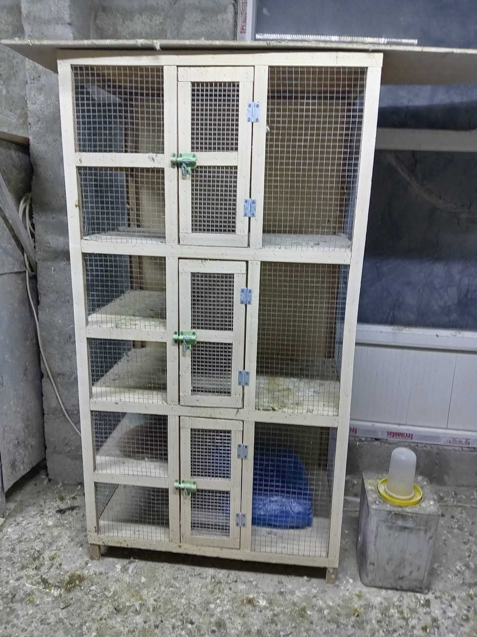 قفص للبيع عدد(2)  ***********
