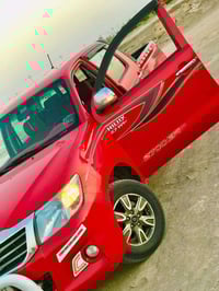 هايلوكس • ٢٠١٤ • ٢٠٠ ألف كم