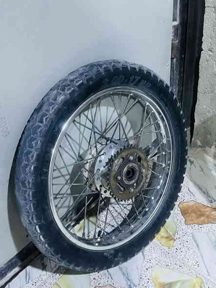 غراض دراجه للبيع  شاصي مو للبيع   كلمن وسعرها مكينه كايمه 
مكان ابصخير ***********
